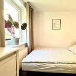 4-pokojowe Mieszkanie Przy Plazy & Parking דירה *