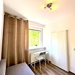 4-pokojowe Mieszkanie Przy Plazy & Parking *