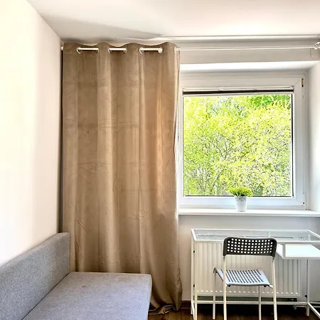 4-pokojowe Mieszkanie Przy Plazy & Parking דירה *