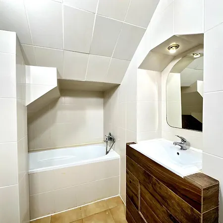 Apartman 4-pokojowe Mieszkanie Przy Plazy & Parking *
