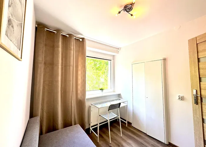 4-pokojowe Mieszkanie Przy Plazy & Parking *